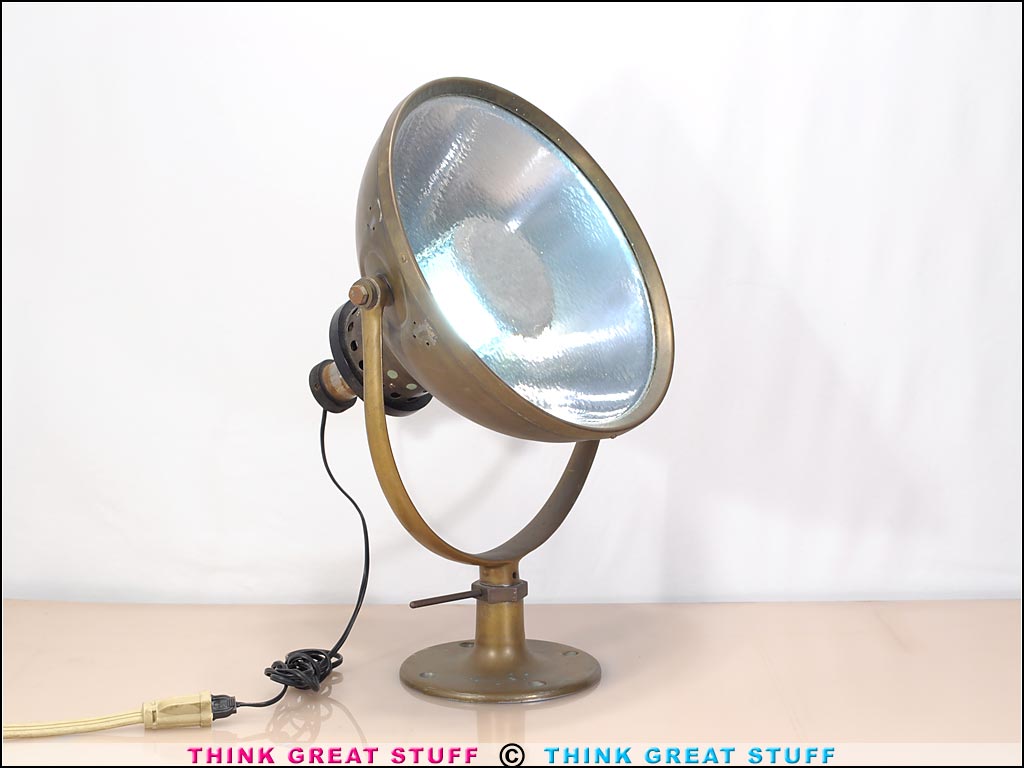 Product photo #101_0231 of SKU 21005010 (Working c.1930s Wilmot Castle Ceiling Mount Surgical Lamp 801)